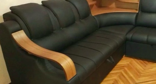 Перетяжка кожаного дивана. Киевская